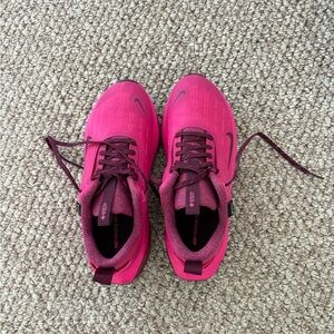 Nike Women's Fuchsia Athletic Shoes